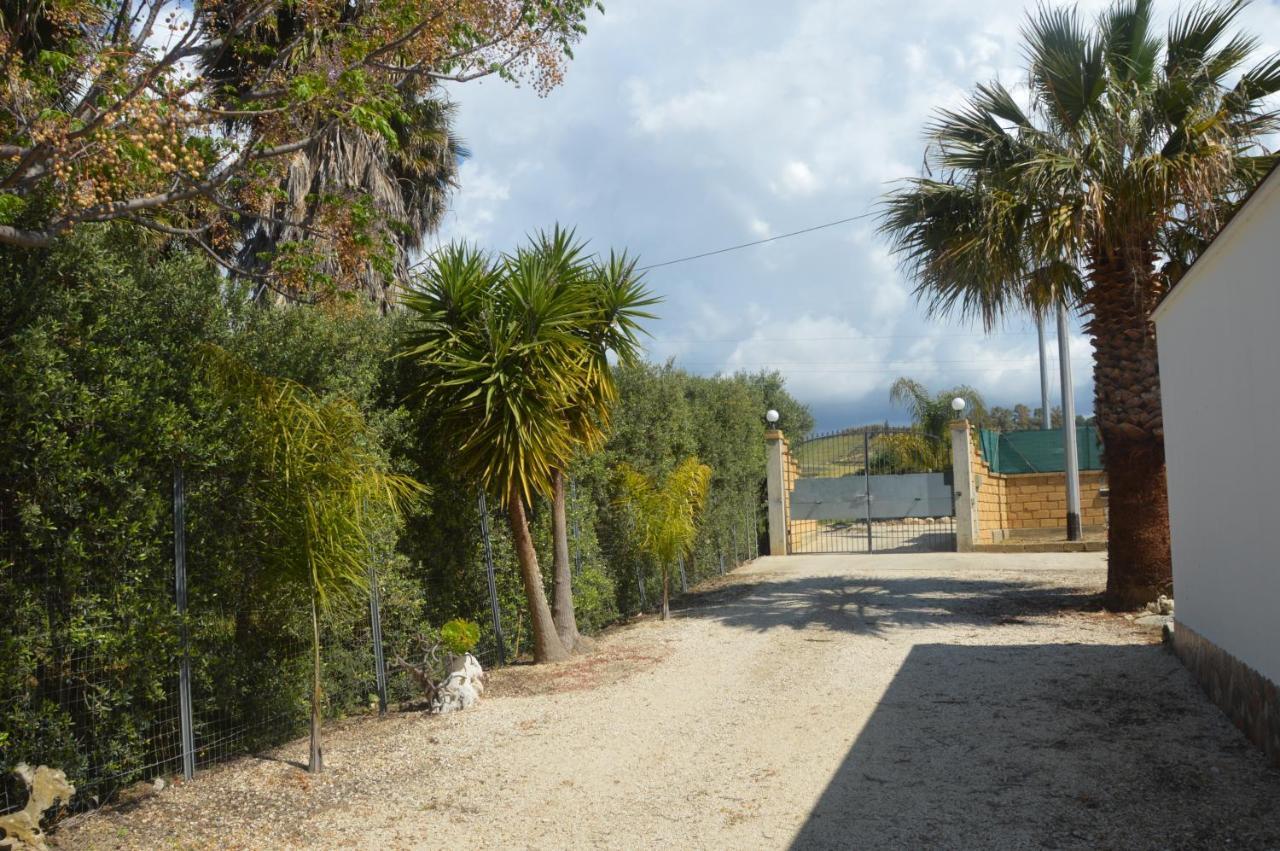 Villa Oasi Menfi Buitenkant foto